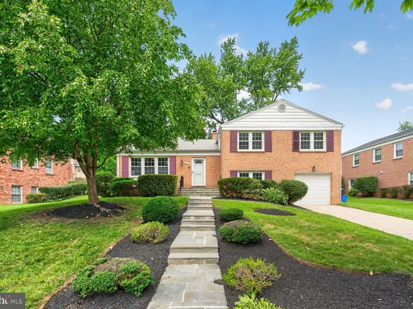 6035 Chatsworth Ln, Bethesda, MD 20814