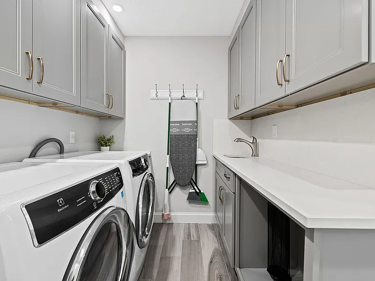 2625 NE 11th Ct — Photo 7