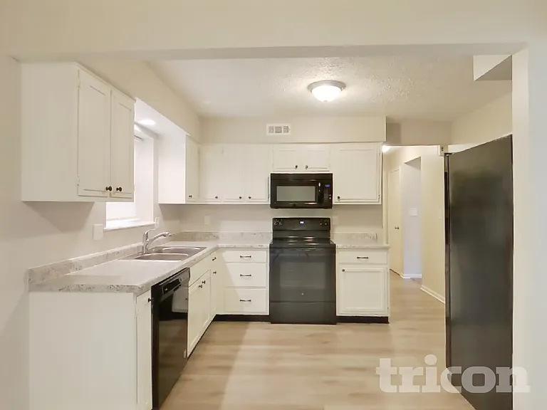 6907 Tartan Ct — Photo 4