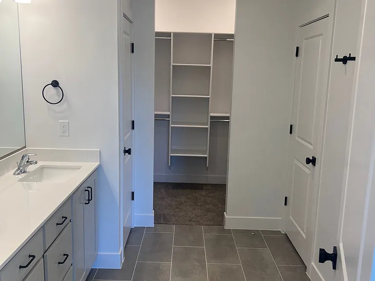 1817 Livy Ln — Photo 13