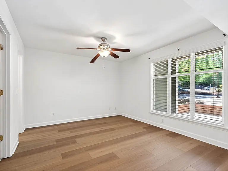 1010 Nicholwood Dr #103 — Photo 2
