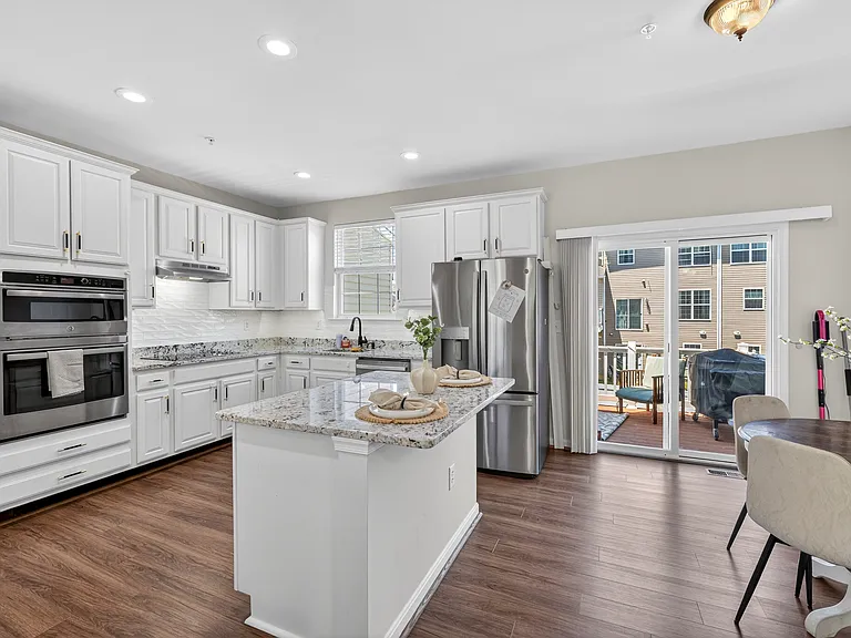 121 Polo Way — Photo 8