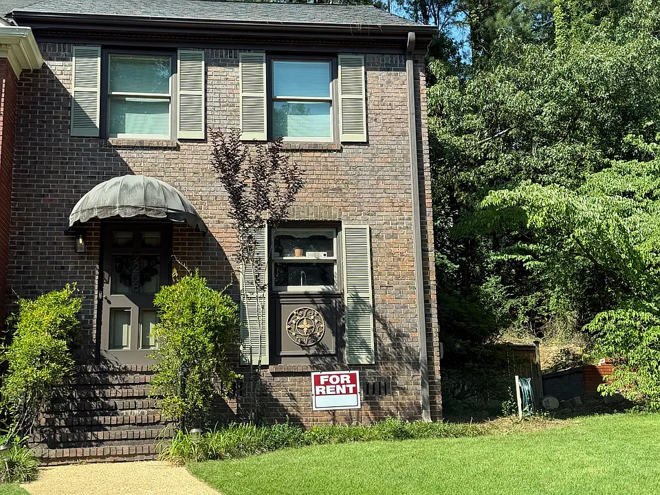 2208 Montreat Dr