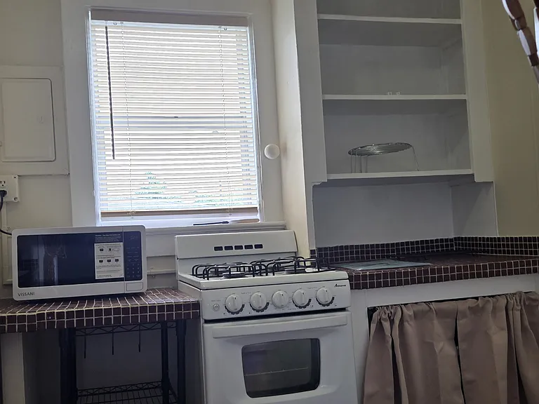 1836 Jackson St #12 — Photo 2