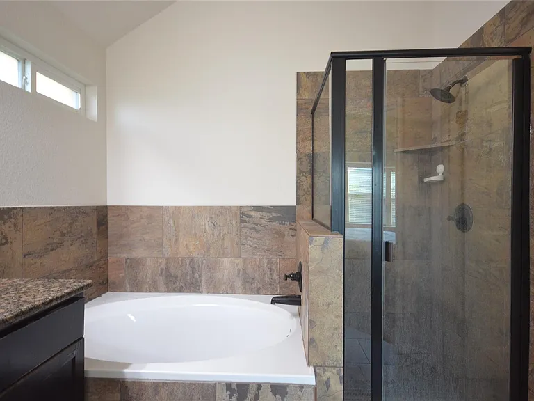 5632 Sabbia Dr — Photo 7