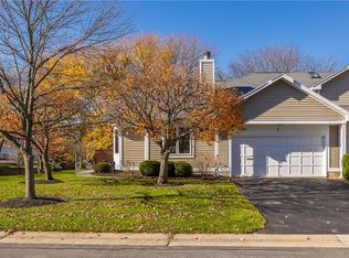 3 Foxborough Ln, Rochester, NY 14618