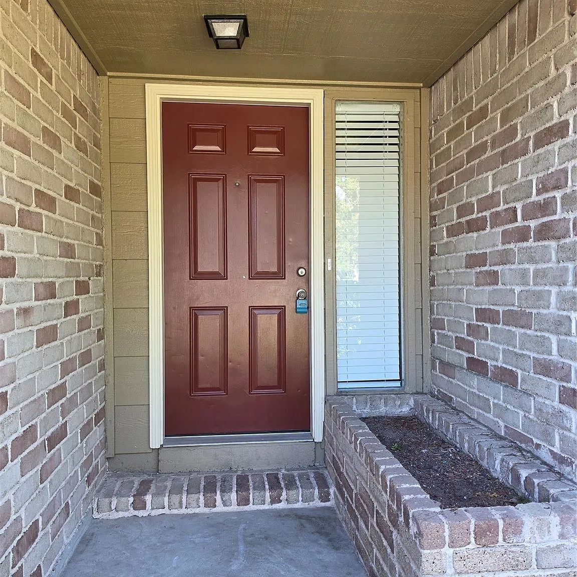 3 bed, 2.5 bath, 1675 sqft, $1,795 — Photo 2