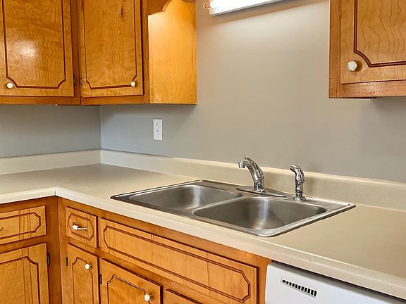 5th image of 520 Hietts Ln APT C