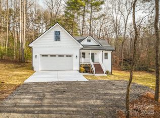 446 Old Buckeye Cove Rd, Swannanoa, NC 28778