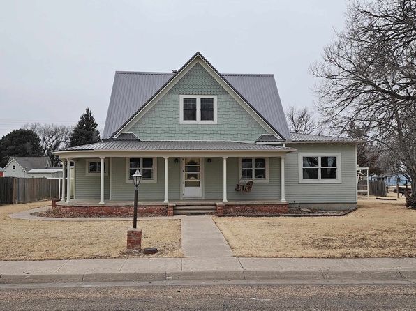 309 Grant St, Quinter, KS 67752
