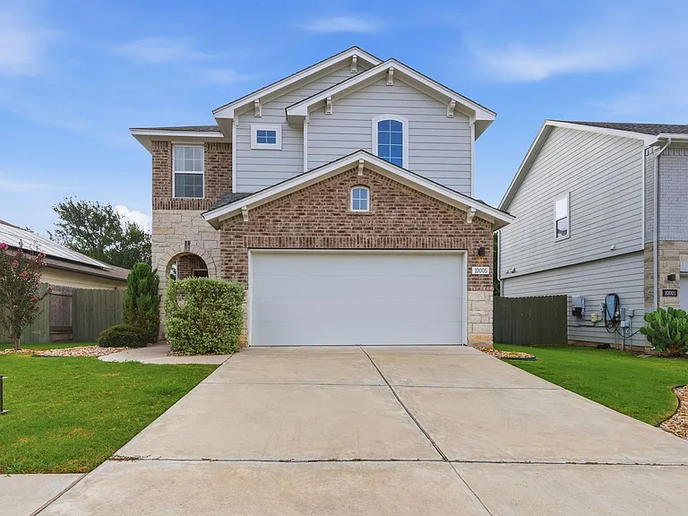 10005 Dalliance Ln — Photo 1