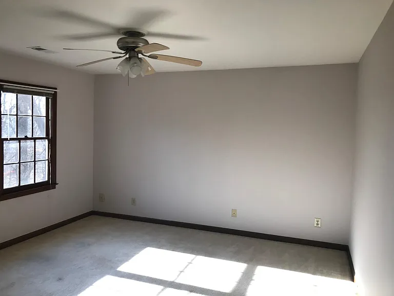 310 Spring Lake Ter — Photo 8