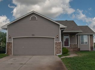381 E Riley Ave, Haysville, KS 67060