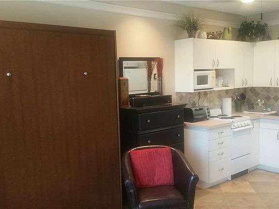 5th image of 18399 Gulf Blvd APT 381