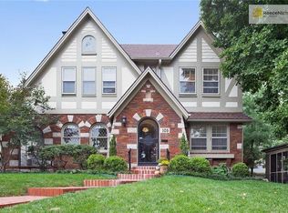 105 W 69th St, Kansas City, MO 64113