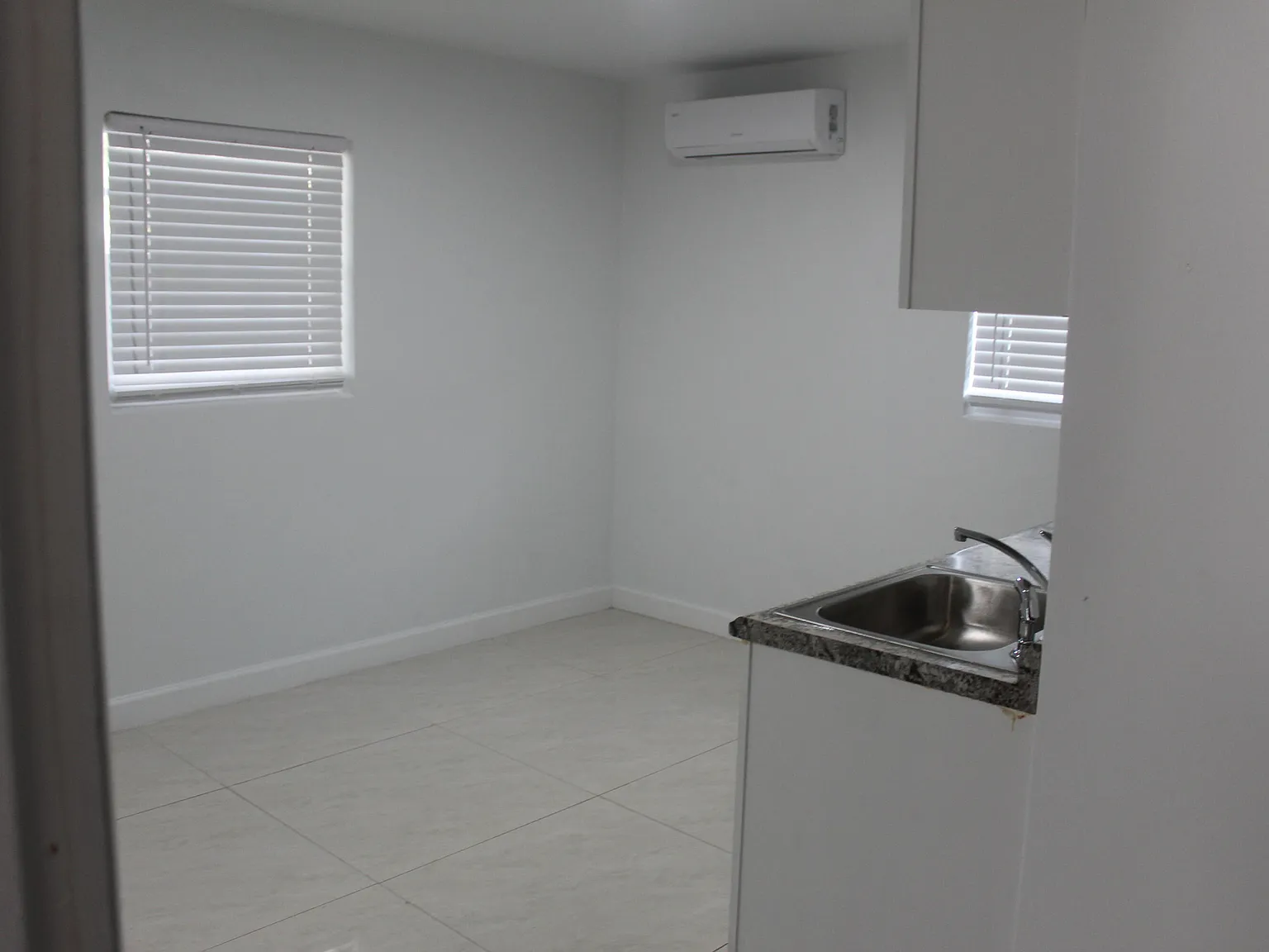 1 bed, 1.0 bath, 2168 sqft, $1,300 — Photo 3