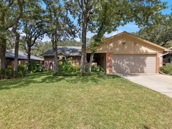 2115 Bainwood Trl, Arlington, TX 76015