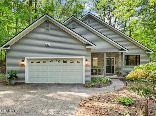 652 Bruno Road, Clifton Park, NY 12065