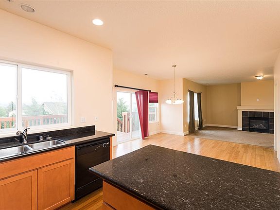 3rd image of 5802 Belmont Dr