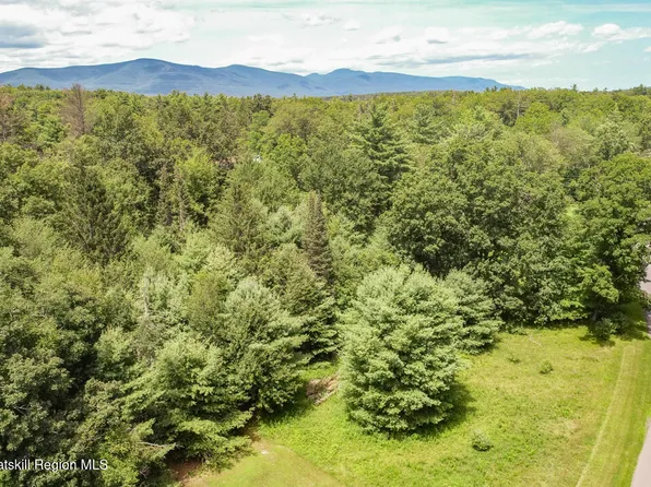 330 South Rd, Kingston, NY 12401