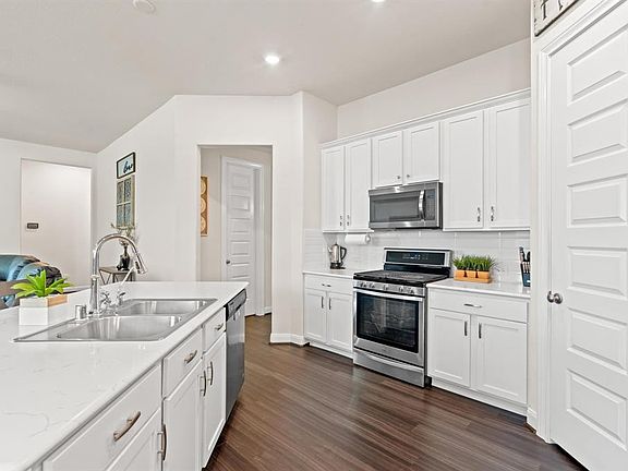 4th image of 19903 Sagebrush Hollow Dr