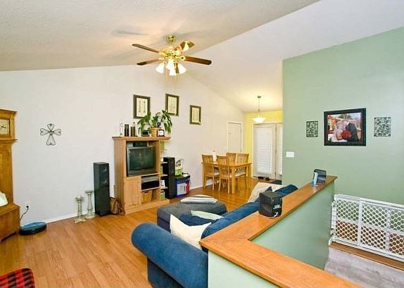 4th image of 4583 Clearbrook Dr