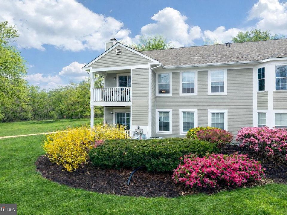 1st image of 794 Scotch Way