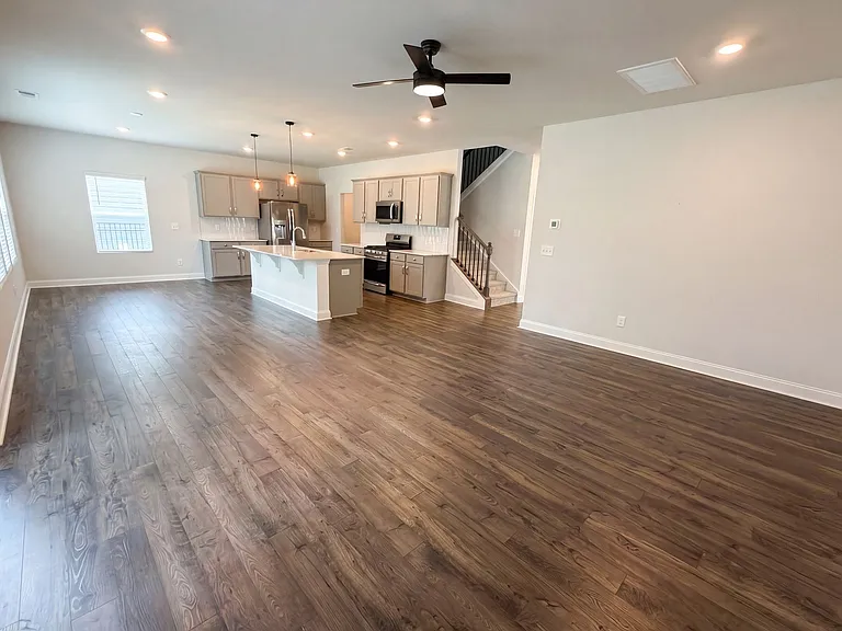 1205 Black Walnut St — Photo 11