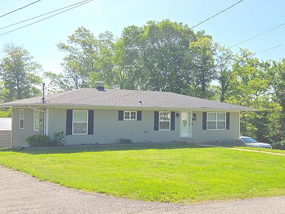 3rd image of 2124 Meadow Dr