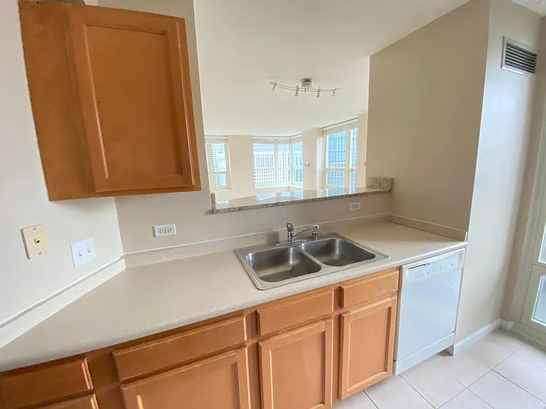 345 Lasalle Blvd #2608 — Photo 4
