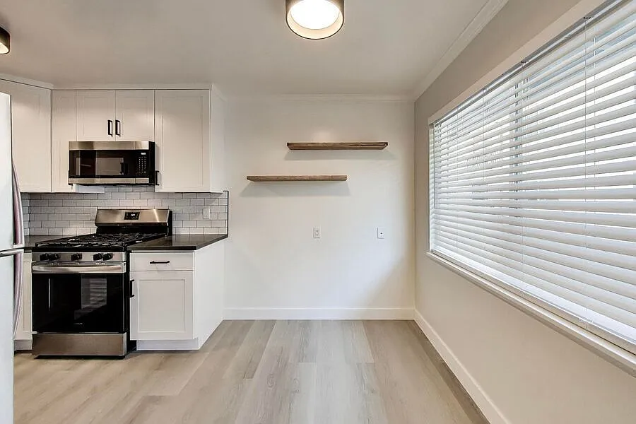 Newly Renovated 1 Bedroom Apartment in Downtown Burlingame! — Photo 4