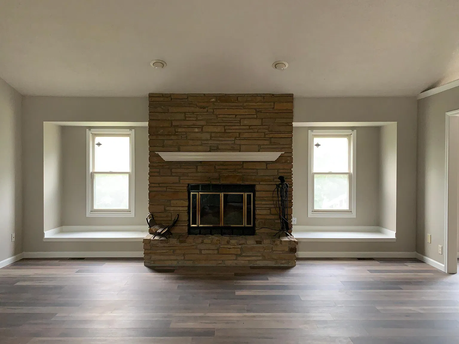 4 bed, 2356 sqft, $1,950 — Photo 4