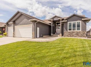 6336 S Badlands Ct, Sioux Falls, SD 57108