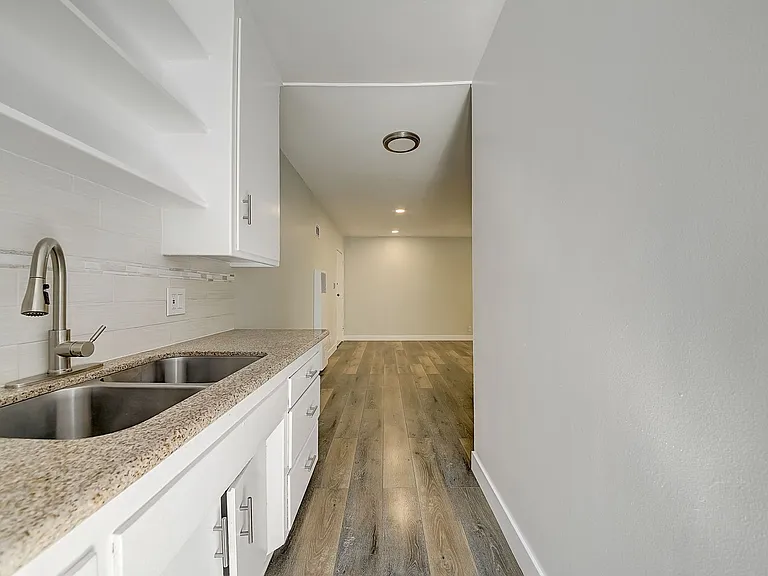 7044 Lanewood Ave — Photo 19