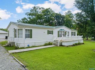 2806 Woodhaven St, Scottsboro, AL 35769