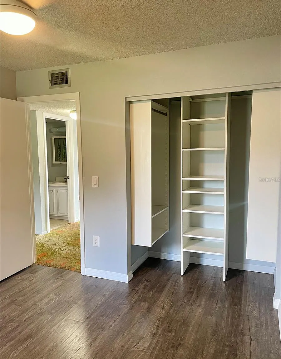3 bed, 2.5 bath, 1408 sqft, $2,300 — Photo 4