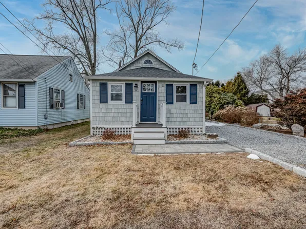 11 Evans Lane, Old Saybrook, CT 06475