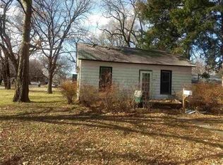 229 Pine St, Halstead, KS 67056