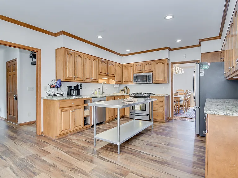 4117 Knollcrest Cir N — Photo 17