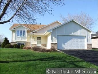 Great curb appeal in desirable part of Maple Grove