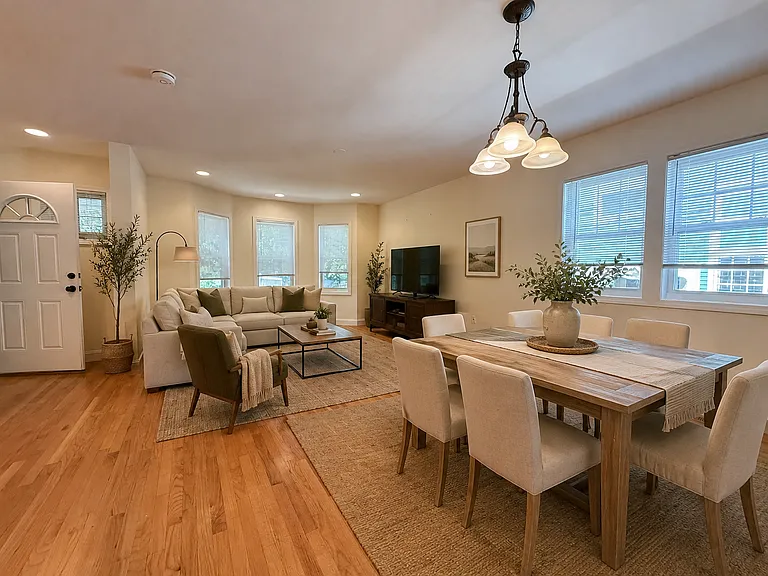 17 Tremlett St #1 — Photo 1