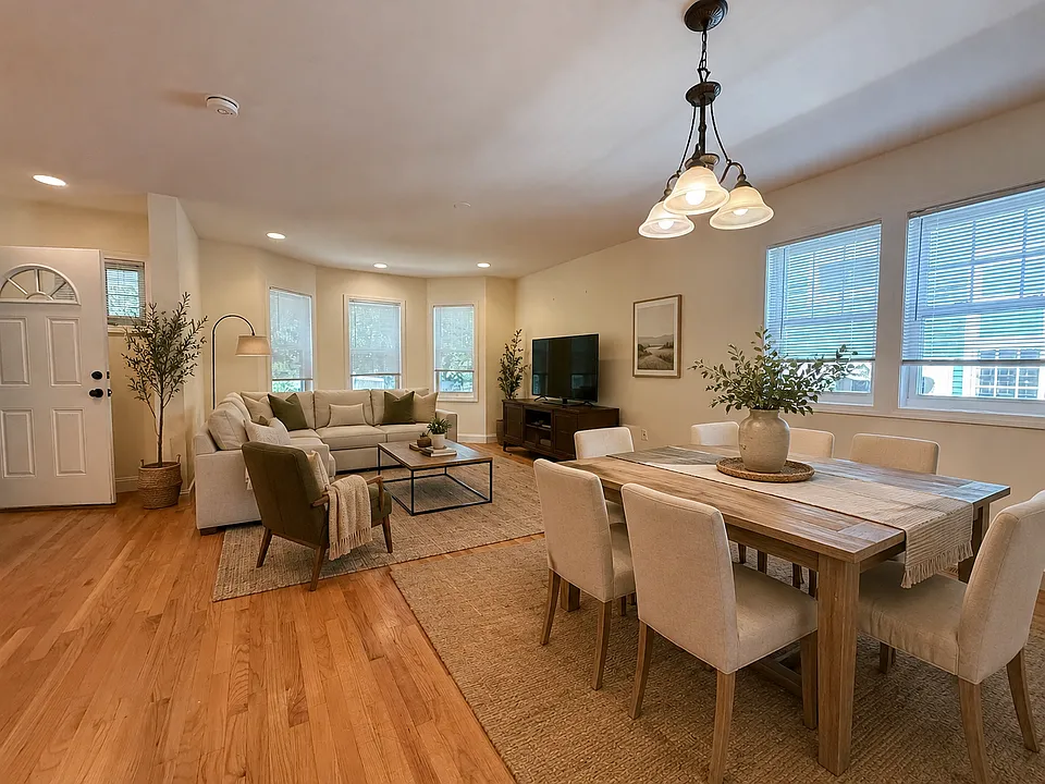 17 Tremlett St #1