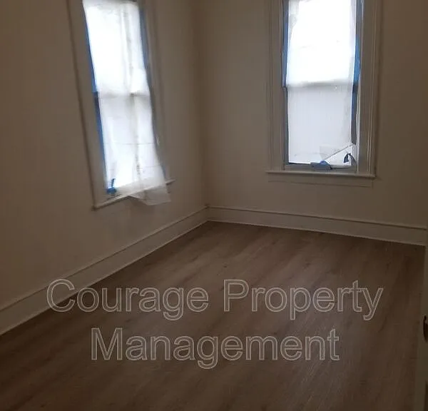 514 W 1st St #A — Photo 3