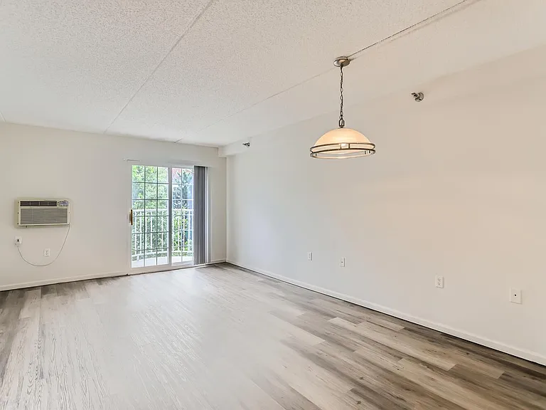 Village Plaza Apartments — Photo 10