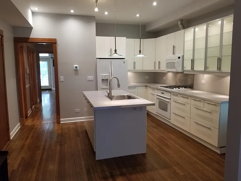 3827 N Wilton Ave #2 — Photo 6