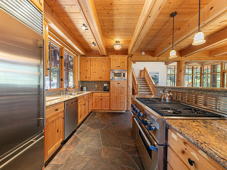 8520 Lahontan Dr — Photo 12