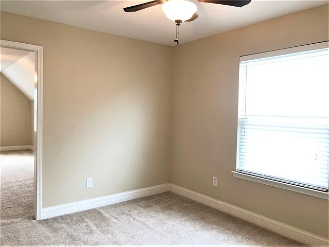 1325 Sunray Dr — Photo 6