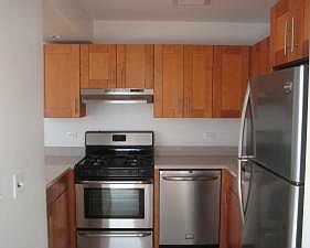 1st image of 2540 Crescent St #2