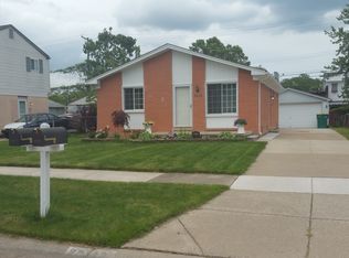 32123 Belcrest Rd, Brownstown, MI 48173