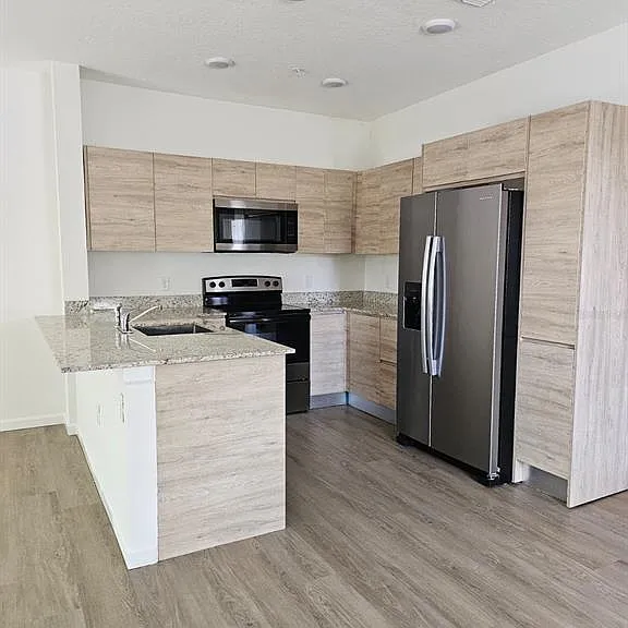 1213 Southstation Pl #406 — Photo 3